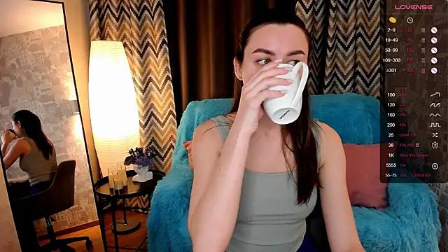 Snapshot of annacooleman chatting on November 2025 08:13:01 AM annacooleman online show from November 2025 08:13:01 AM