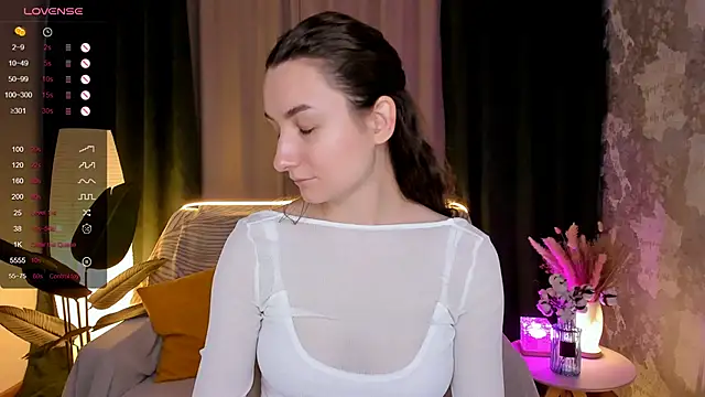 Snapshot of annacooleman chatting on November 2025 07:01:01 AM annacooleman online show from November 2025 07:01:01 AM