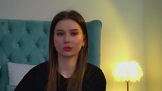 Snapshot of DianaVert chatting on June 2026 06:45:02 AM DianaVert online show from June 2026 06:45:02 AM