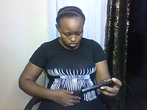 Snapshot of Candii_wet_ chatting on February 2025 02:50:02 PM Candii wet online show from February 2025 02:50:02 PM