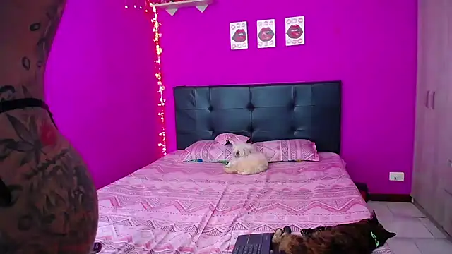 Zaratattoox online show from December 2024 02:08:02 AM