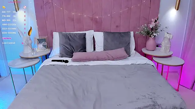 MilaVoxx online show from March 2025 11:51:02 AM