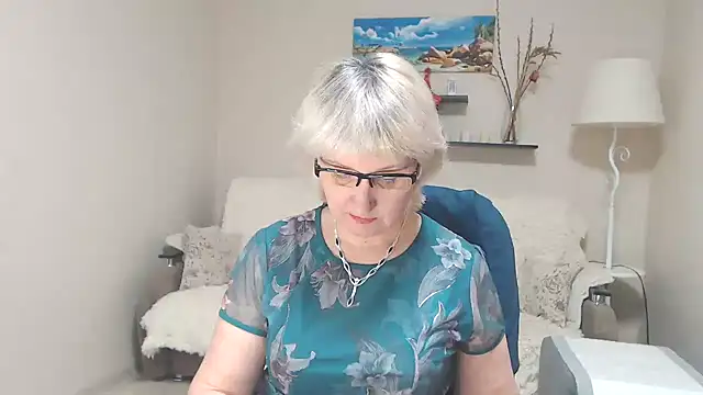 FleurMays online show from February 2025 12:47:01 PM