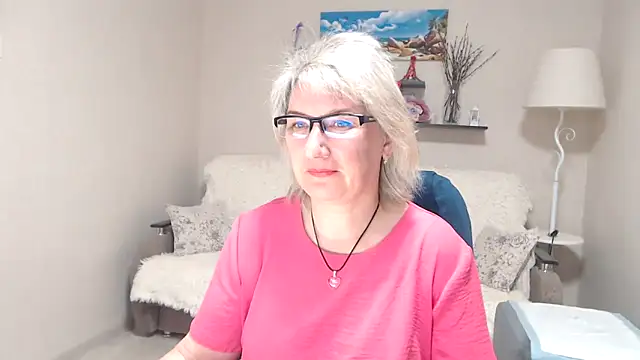 Snapshot of FleurMays chatting on May 2026 03:25:02 AM FleurMays online show from May 2026 03:25:02 AM
