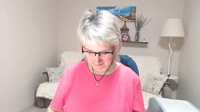 Snapshot of FleurMays chatting on May 2026 03:02:01 AM FleurMays online show from May 2026 03:02:01 AM