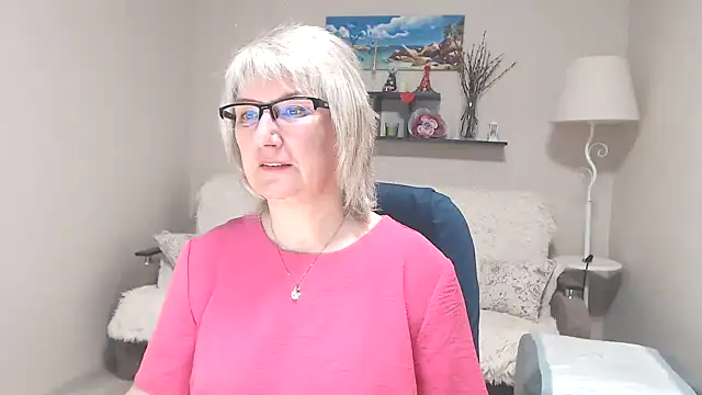 Snapshot of FleurMays chatting on May 2026 04:08:01 AM FleurMays online show from May 2026 04:08:01 AM
