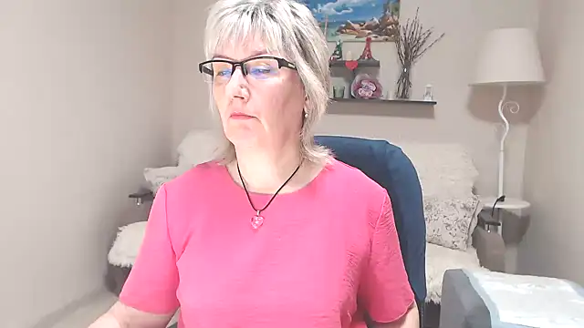 Snapshot of FleurMays chatting on June 2026 04:03:02 AM FleurMays online show from June 2026 04:03:02 AM