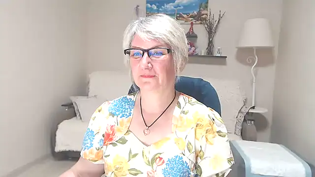 Snapshot of FleurMays chatting on June 2026 03:59:01 PM FleurMays online show from June 2026 03:59:01 PM