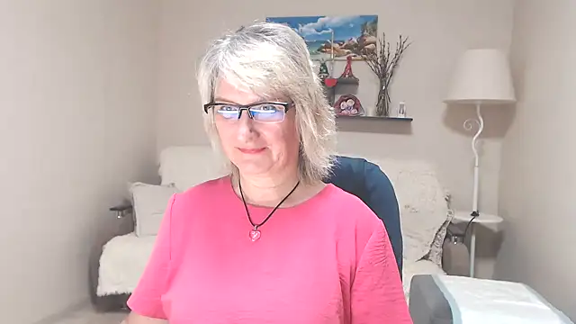 Snapshot of FleurMays chatting on June 2026 06:52:01 AM FleurMays online show from June 2026 06:52:01 AM