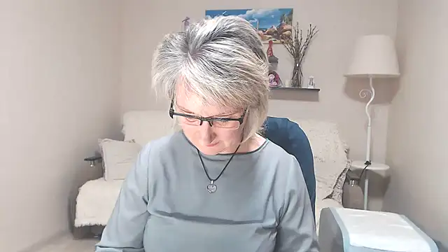 Snapshot of FleurMays chatting on June 2026 05:08:01 AM FleurMays online show from June 2026 05:08:01 AM
