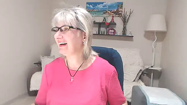 Snapshot of FleurMays chatting on July 2026 06:39:02 AM FleurMays online show from July 2026 06:39:02 AM