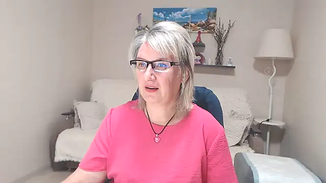 Snapshot of FleurMays chatting on July 2026 04:25:01 AM FleurMays online show from July 2026 04:25:01 AM