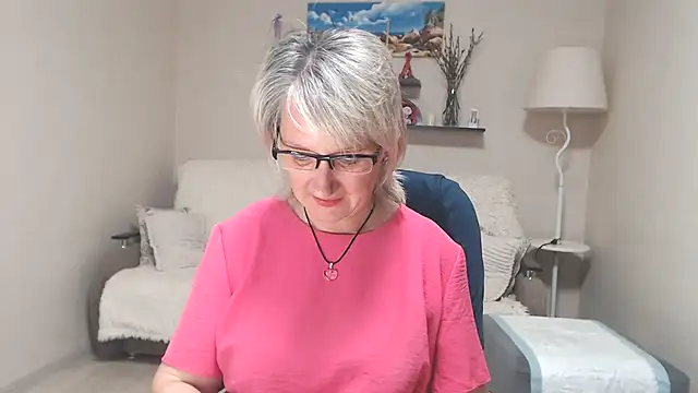 Snapshot of FleurMays chatting on July 2026 04:31:02 PM FleurMays online show from July 2026 04:31:02 PM