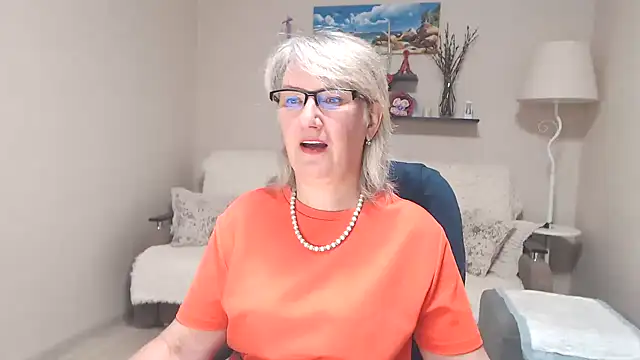 Snapshot of FleurMays chatting on July 2026 03:24:02 AM FleurMays online show from July 2026 03:24:02 AM