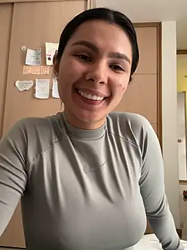 Snapshot of SofiaG_ chatting on December 2024 05:45:02 PM SofiaG online show from December 2024 05:45:02 PM