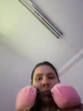 Snapshot of SofiaG_ chatting on December 2024 01:58:02 AM SofiaG online show from December 2024 01:58:02 AM
