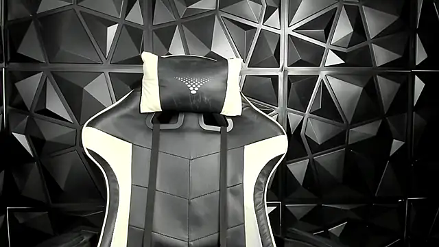 Snapshot of HelueHorny13 chatting on March 2025 01:47:02 AM HelueHorny13 online show from March 2025 01:47:02 AM