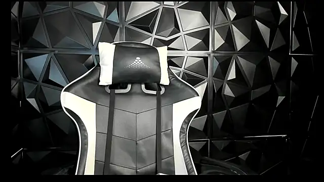 Snapshot of HelueHorny13 chatting on March 2025 03:20:01 AM HelueHorny13 online show from March 2025 03:20:01 AM