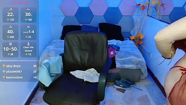 Snapshot of CharloteTaylor_ chatting on March 2025 05:00:02 AM CharloteTaylor online show from March 2025 05:00:02 AM