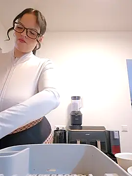 Jujuicy 97 online show from February 2026 09:08:02 AM