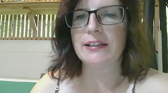 Snapshot of CrimsonMistress chatting on December 2024 05:06:02 AM CrimsonMistress online show from December 2024 05:06:02 AM