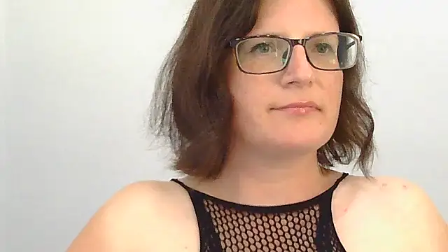 Snapshot of CrimsonMistress chatting on March 2025 05:00:02 AM CrimsonMistress online show from March 2025 05:00:02 AM