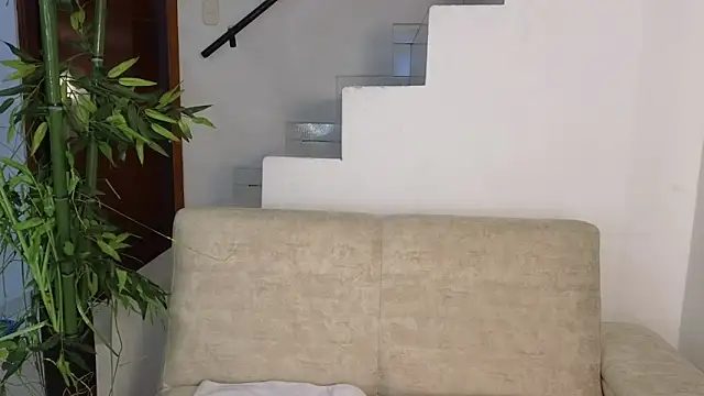 Lorenne Miller online show from September 2025 04:01:01 AM