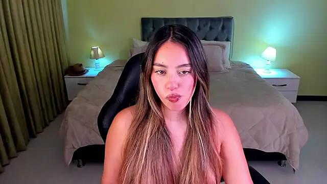  Charlotte evans 1 online show from June 2026 08:18:01 PM