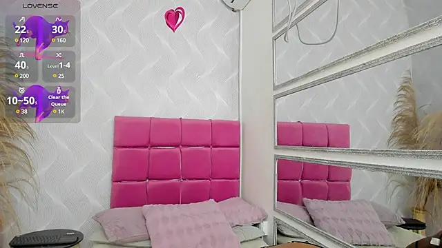 nataly velez online show from March 2025 01:03:01 PM