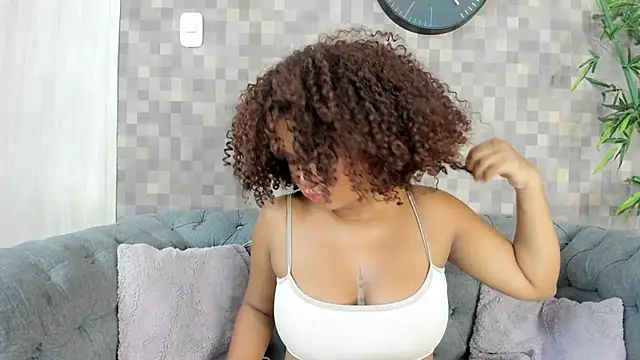 nataly velez online show from November 2025 07:15:02 PM