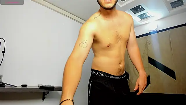 danielclarton1 online show from March 2025 01:29:01 PM