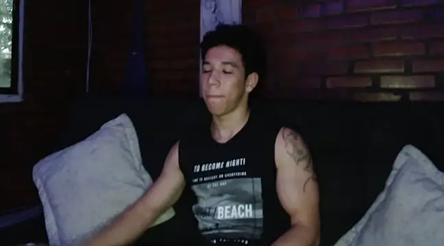 Snapshot of ethan_noir chatting on January 2025 11:01:02 PM ethan noir online show from January 2025 11:01:02 PM