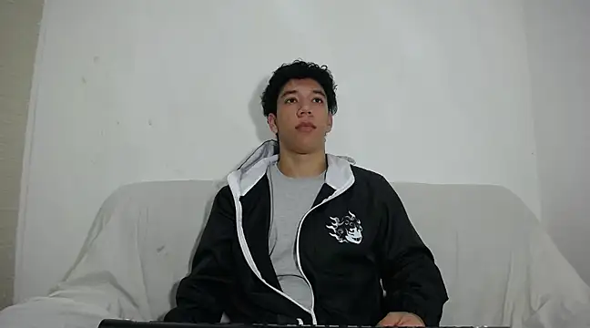 Snapshot of ethan_noir chatting on February 2025 06:15:02 PM ethan noir online show from February 2025 06:15:02 PM