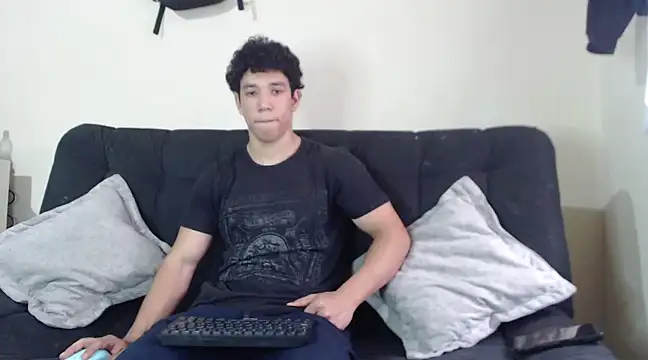 Snapshot of ethan_noir chatting on March 2025 07:07:02 PM ethan noir online show from March 2025 07:07:02 PM