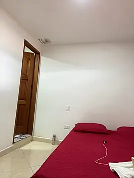 Im Amelia online show from November 2025 01:36:01 PM