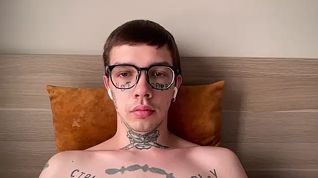 Snapshot of anahori__simon chatting on February 2026 01:05:02 AM anahori simon online show from February 2026 01:05:02 AM