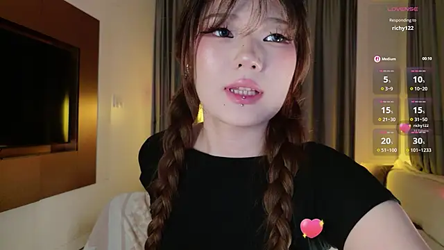 KitayamaChu online show from December 2025 01:09:01 PM