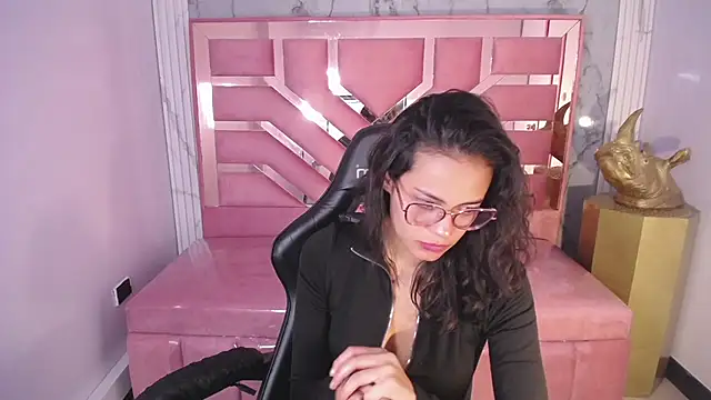 Snapshot of Tyna_ch chatting on January 2025 07:40:01 PM Tyna ch online show from January 2025 07:40:01 PM