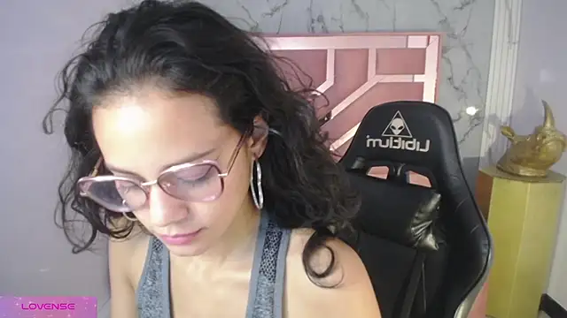 Snapshot of Tyna_ch chatting on March 2025 07:01:02 PM Tyna ch online show from March 2025 07:01:02 PM