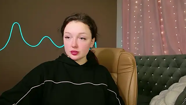 GloriNichols online show from October 2025 05:19:01 AM