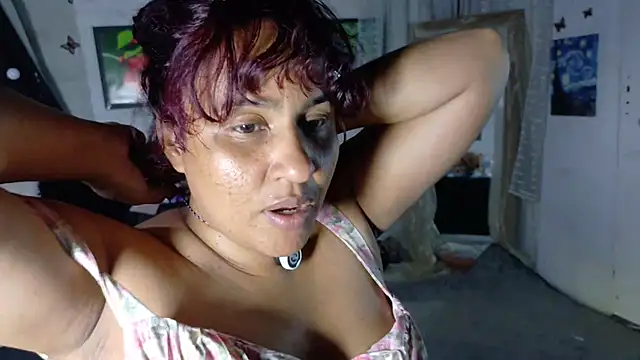 Snapshot of Kyara_Queen chatting on November 2025 10:09:01 PM Kyara Queen online show from November 2025 10:09:01 PM