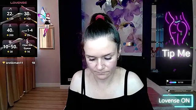 Snapshot of AriaGray chatting on October 2025 01:33:02 PM AriaGray online show from October 2025 01:33:02 PM
