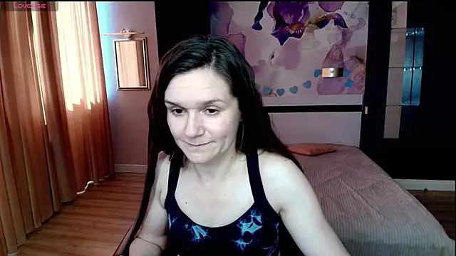AriaGray online show from April 2026 12:01:01 PM