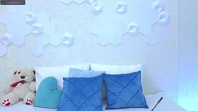 Snapshot of Lynna_Sparks chatting on February 2025 03:57:02 AM Lynna Sparks online show from February 2025 03:57:02 AM