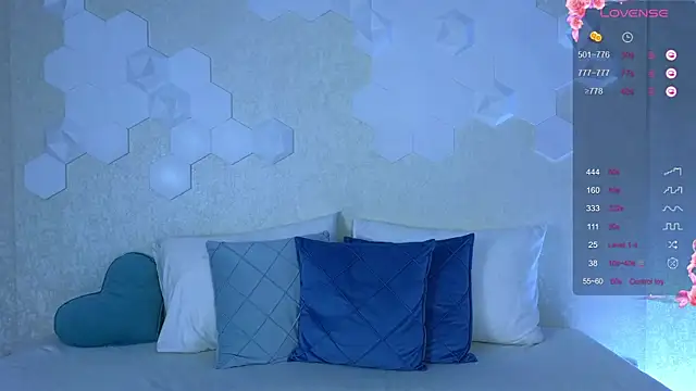 Snapshot of Lynna_Sparks chatting on October 2025 02:56:01 AM Lynna Sparks online show from October 2025 02:56:01 AM