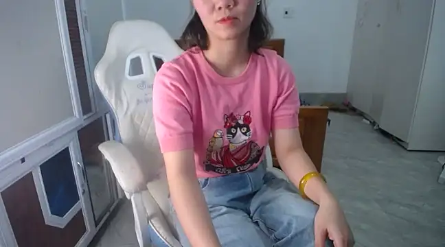 Snapshot of Susu204 chatting on March 2025 08:39:01 AM Susu204 online show from March 2025 08:39:01 AM