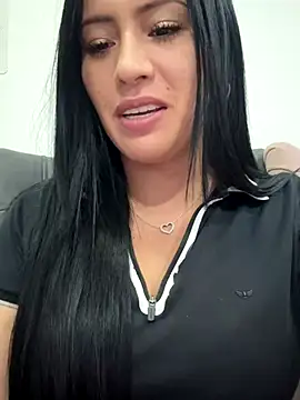 Sara luna  online show from December 2025 12:37:02 AM