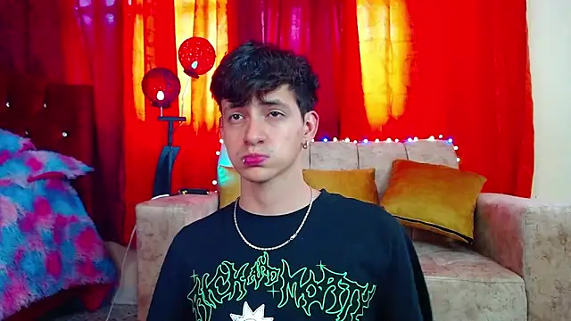 GabyThoms online show from December 2024 07:39:02 PM