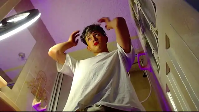 GabyThoms online show from January 2025 07:49:02 PM