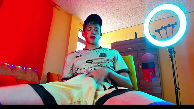 GabyThoms online show from February 2025 06:49:02 PM